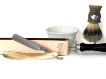 RASIERMESSER SET - ANGEBOT MIT WACKER SOLINGEN RASIERMESSER CLASSIC 2 5/8 HORN HELL